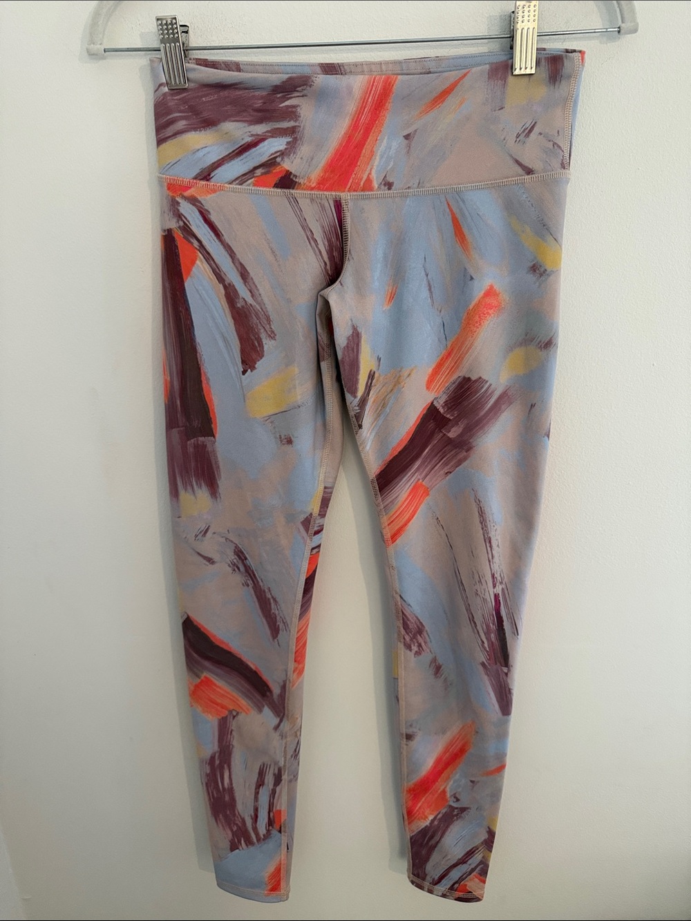 ALO Yoga Lavender Multi Brushstroke Leggings Excellent Condition Athleisure, XS